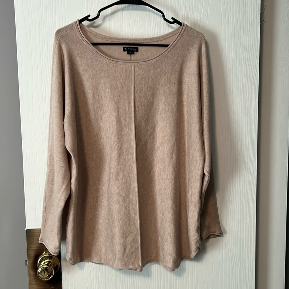Plus Size New Directions (Curvy) size 1X lightweight sweater.